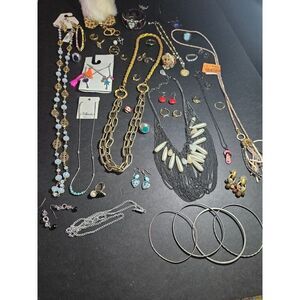 Wearable jewelry lot / bundle